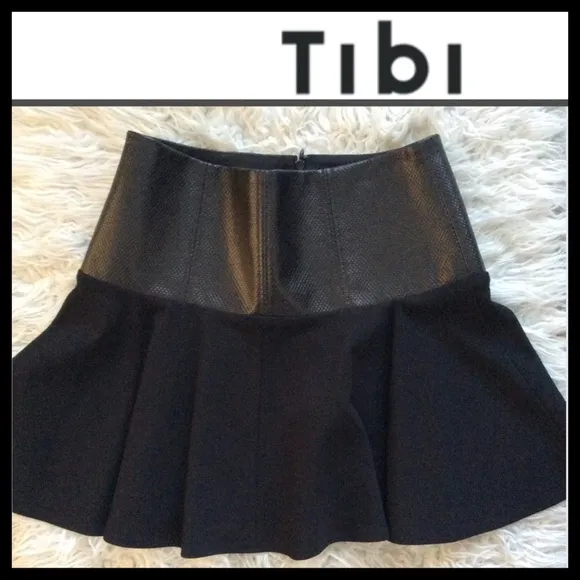 NWOT Tibi Textured Faux Leather Waist Ponte Flare Skirt