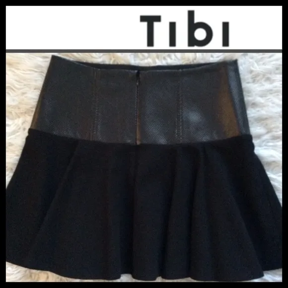 NWOT Tibi Textured Faux Leather Waist Ponte Flare Skirt