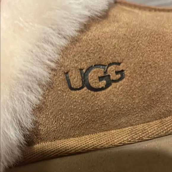 NWOT UGG Disquette Suede Fur Platform Slippers Chesnut Size 8