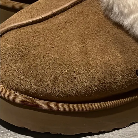 NWOT UGG Disquette Suede Fur Platform Slippers Chesnut Size 8