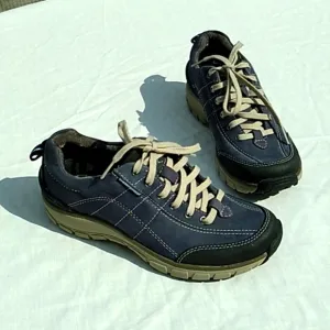 NWOT women's Clarks outdoor wavewalk waterproof 5