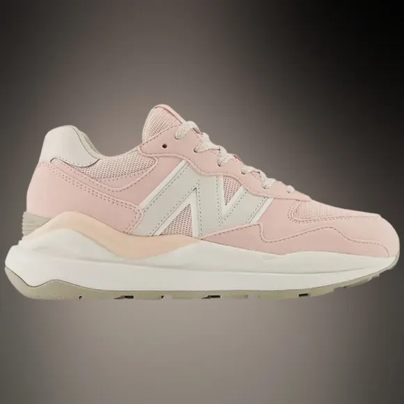 NWOTs 202257/40 Big Kid Pink Haze New Balance Tennis Shoes. Sz 5 Kids, Women 7