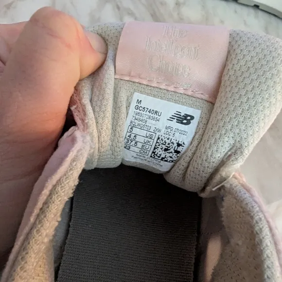 NWOTs 202257/40 Big Kid Pink Haze New Balance Tennis Shoes. Sz 5 Kids, Women 7