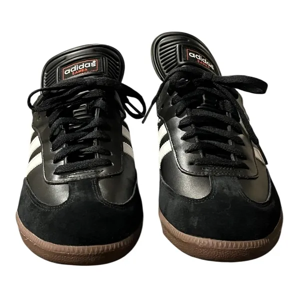 NWT Adidas Classic Samba Black and White Sneakers Indoor Soccer Shoes Mens 10.5