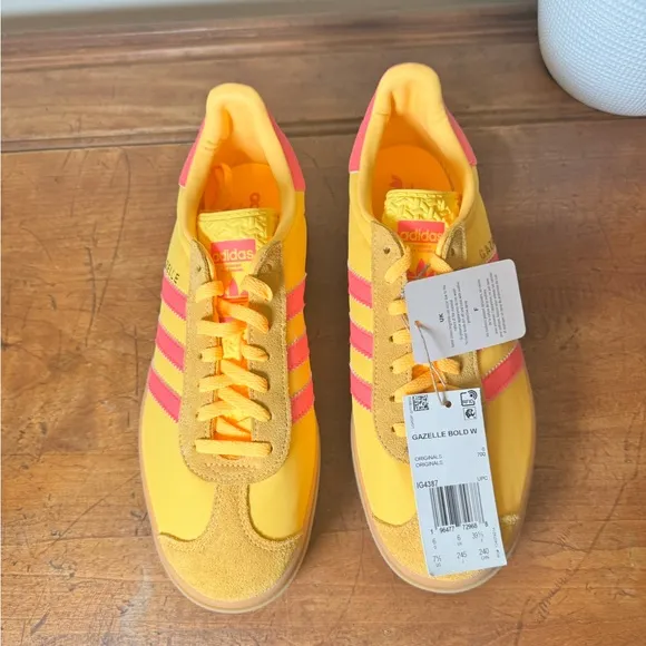 NWT Adidas Originals  Gazelle Bold in Spark &amp; Lucid Pink Sneakers, Size 7.5