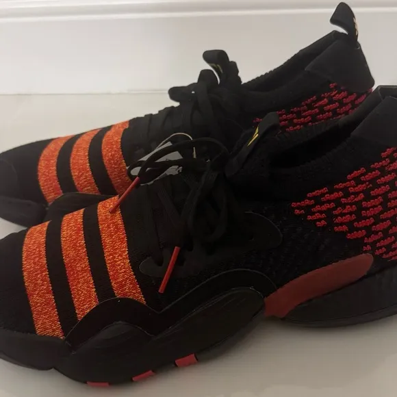 NWT adidas Trae Young 2 Mens Basketball Shoes Size 12