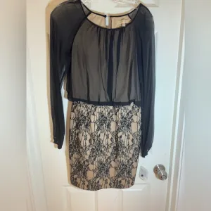 NWT Aidan Mattox Luxury Dress, 2, Silk/ Lace.