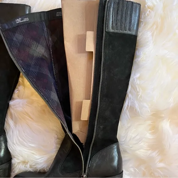NWT Born Uchee Suede and Leather Boot in Black Sz 6.5.