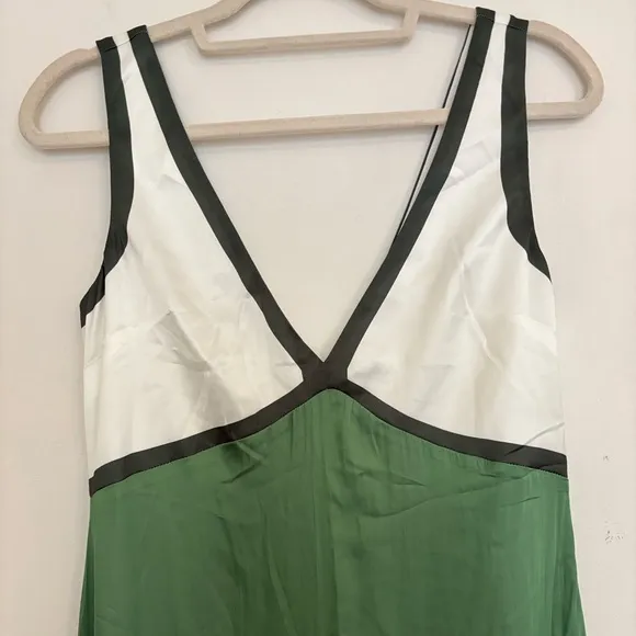 NWT Commense Green Satin Contrast Trim V neck Long Midi Maxi Dress