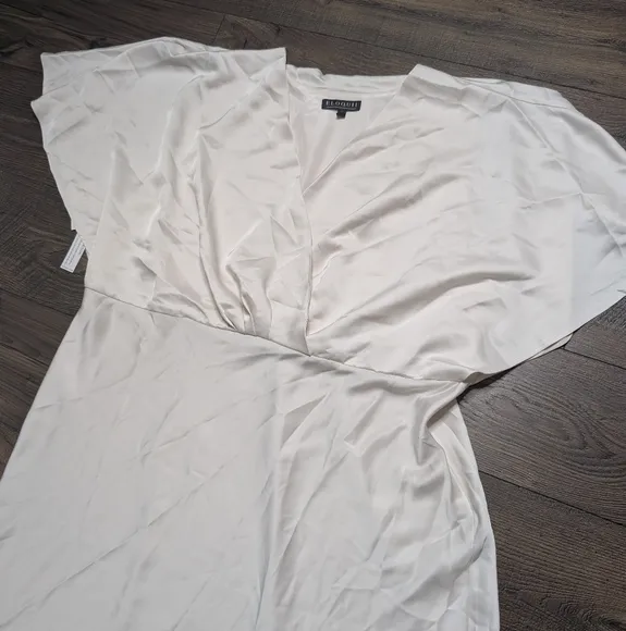 NWT Eloquii Kimono Maxi White Sand Color Dress VNeck Size 26