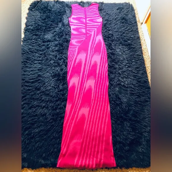 NWT JADE LUXE LABEL KNIT SLEEVES MAXI DRESS. SIZE M