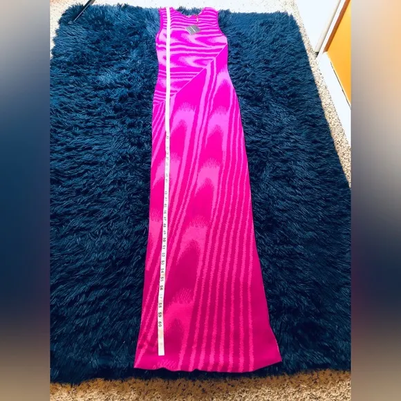 NWT JADE LUXE LABEL KNIT SLEEVES MAXI DRESS. SIZE M