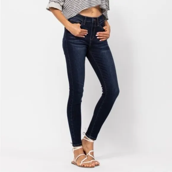 NWT Judy Blue PLUS   REG Size High Waisted Dark Wash Hand Sanded Skinny Jeans