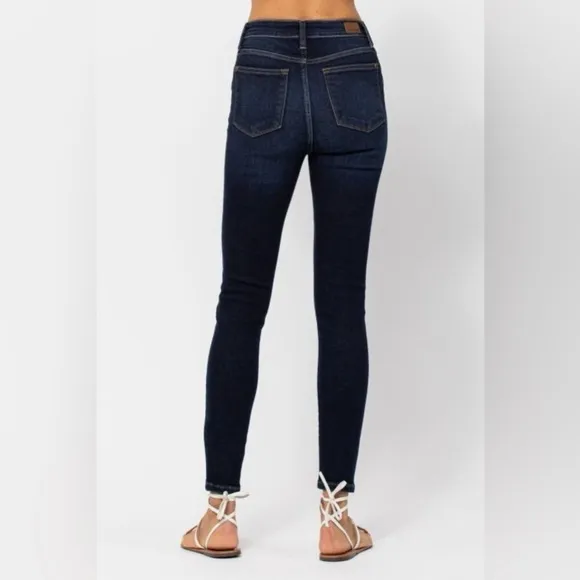 NWT Judy Blue PLUS   REG Size High Waisted Dark Wash Hand Sanded Skinny Jeans