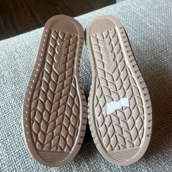 NWT Koolaburra by UGG slippers