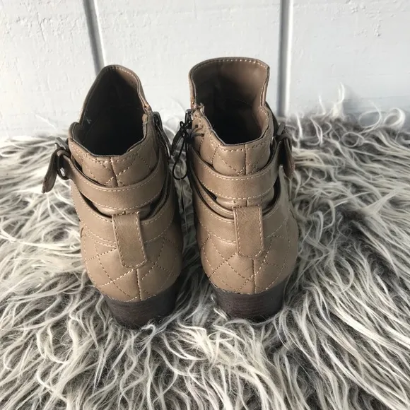 NWT Liz Clairborne Ankle Boots