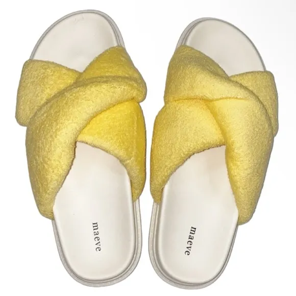 NWT Maeve Yellow/White Slippers, Size 9