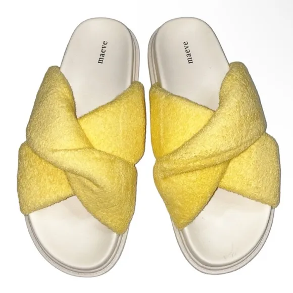 NWT Maeve Yellow/White Slippers, Size 9