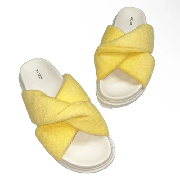 NWT Maeve Yellow/White Slippers, Size 9