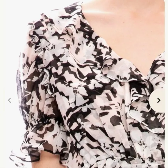 NWT MISA Los Angeles Floral Everly Wrap dress size medium