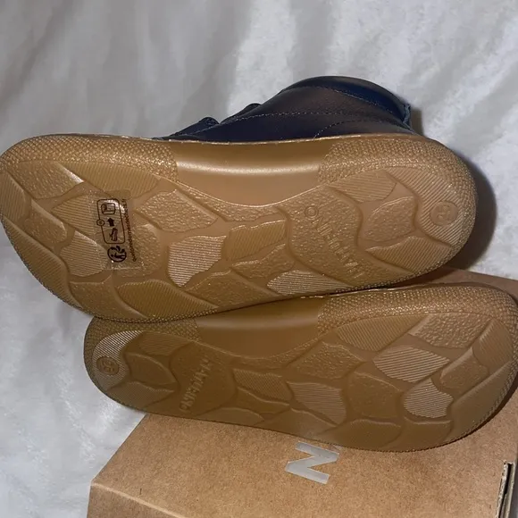NWT NATURINO WIGGHI VL Barefoot leather ankle boots in Navy
