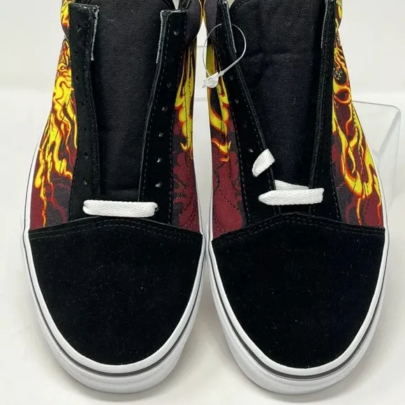 NWT New Vans Old Skool Samurai Flames 🔥 Shoes Size 9