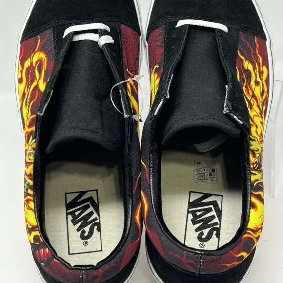 NWT New Vans Old Skool Samurai Flames 🔥 Shoes Size 9
