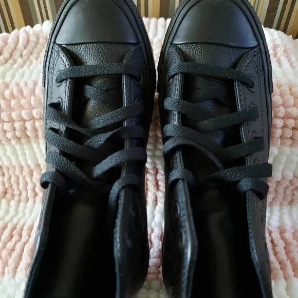 NWT - NIB CTAS leather black monochrome (3M - 5W)