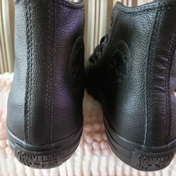 NWT - NIB CTAS leather black monochrome (3M - 5W)
