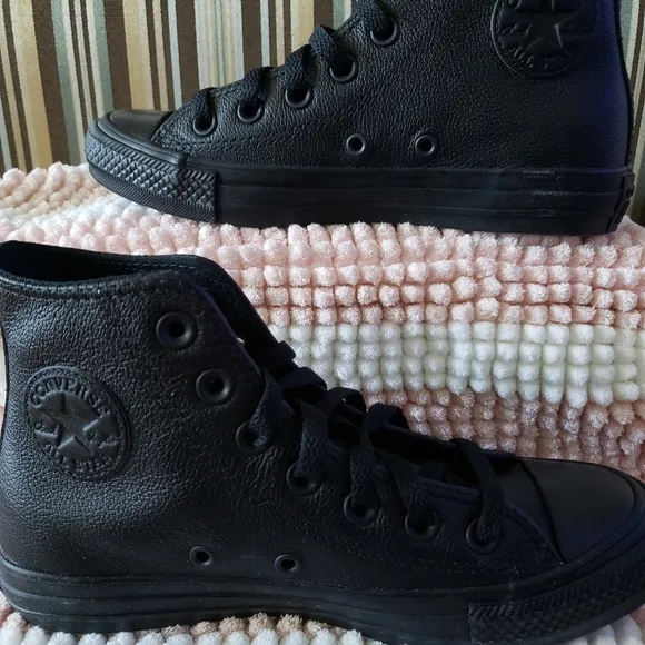 NWT - NIB CTAS leather black monochrome (3M - 5W)