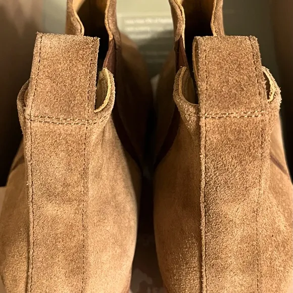 NWT Nisolo Everyday Chelsea Suede Women's Ankle Boots - Size 9.5
