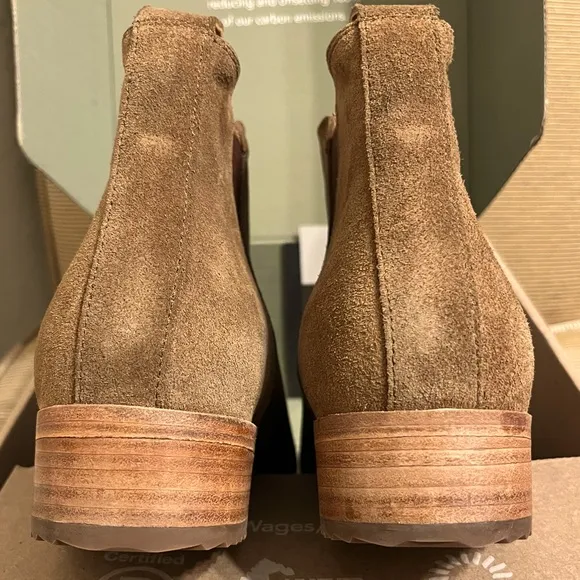 NWT Nisolo Everyday Chelsea Suede Women's Ankle Boots - Size 9.5