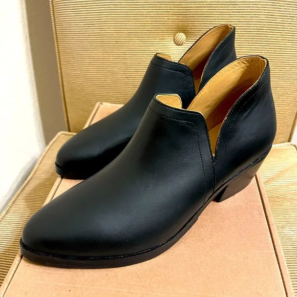 NWT Nisolo Mia Everyday Women’s Ankle Bootie - Black/Black
