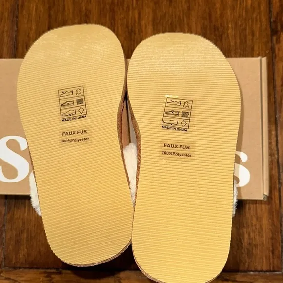 NWT Soludos tan Cozy Llama Slippers size 7