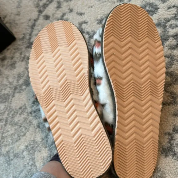 NWT Sorel Go Mail Run Leopard Slippers-7