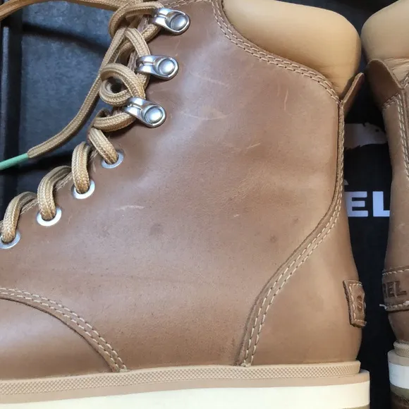 NWT Sorel Lennox ankle Boots