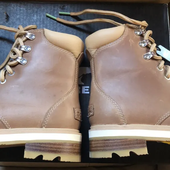 NWT Sorel Lennox ankle Boots