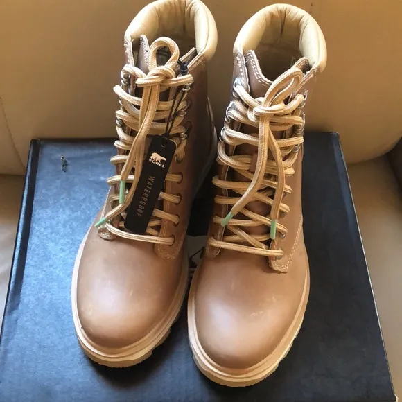 NWT Sorel Lennox ankle Boots