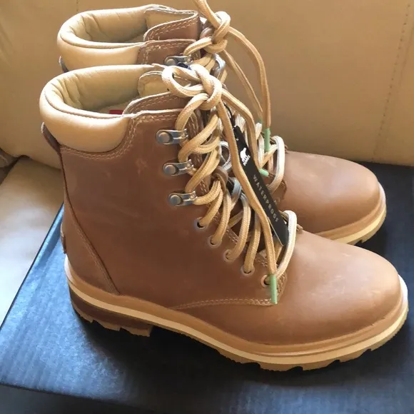 NWT Sorel Lennox ankle Boots