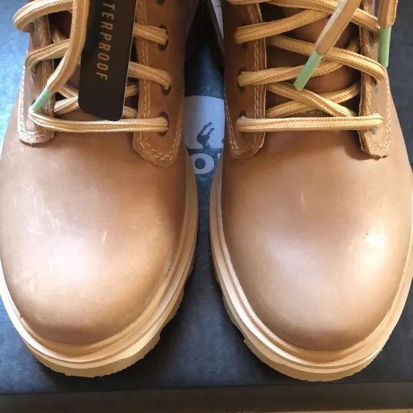 NWT Sorel Lennox ankle Boots