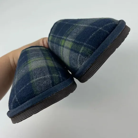 NWT Staheekum Alpine Flannel Slippers Size 10 Navy Faux Fur Shearling Plaid