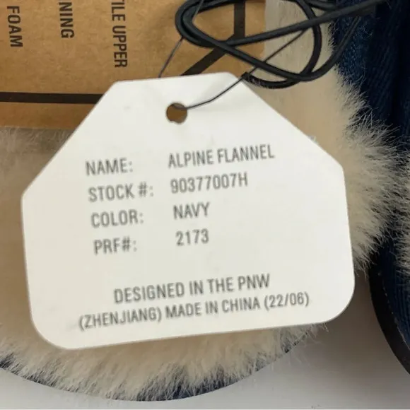 NWT Staheekum Alpine Flannel Slippers Size 10 Navy Faux Fur Shearling Plaid