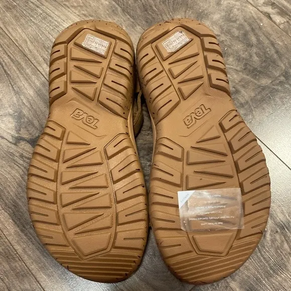 NWT Teva Hurricane Shearling Leather Sandals with Lamb Fur lining Size 7