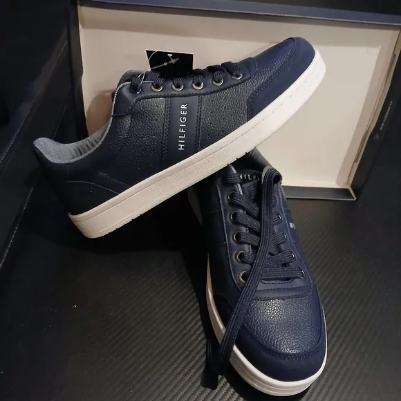 NWT, Tommy Hilfiger, Mens sz. 8m, Navy