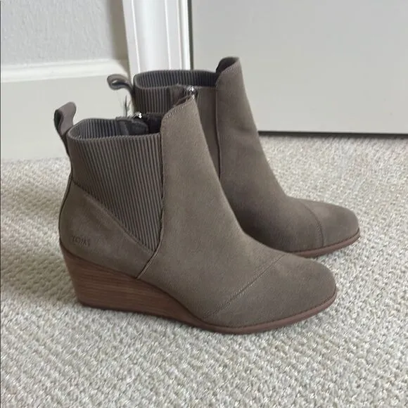 NWT TOMS  Diana Women's Taupe Wedge Ankle Boots