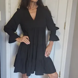 NWT TUCKERNUCK Black Pomander Place Flowy Tiered Crepe Kenzo Dress.  SIZ…