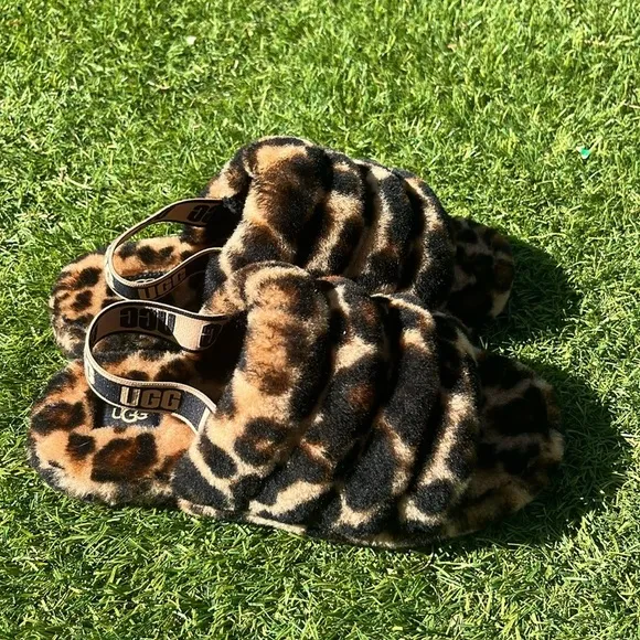 NWT UGG FLUFF YEA PANTHER PRINT SLIPPERS