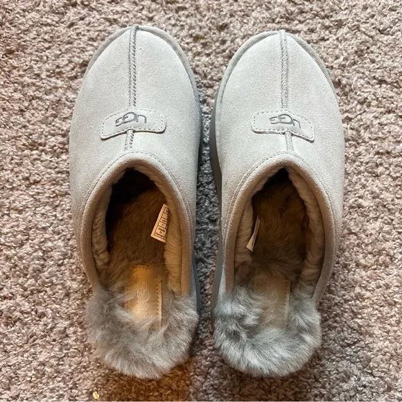 NWT UGG Platform Slippers