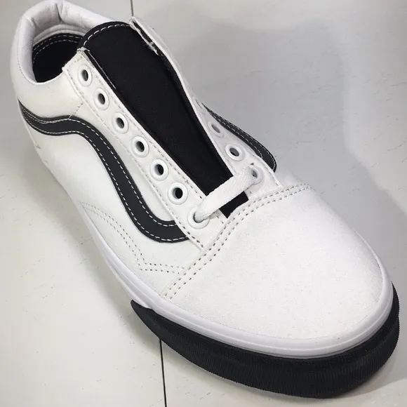 NWT Vans Old Skool Skateboard Shoes Men’s 7 Women’s 8.5