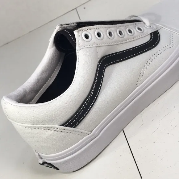 NWT Vans Old Skool Skateboard Shoes Men’s 7 Women’s 8.5